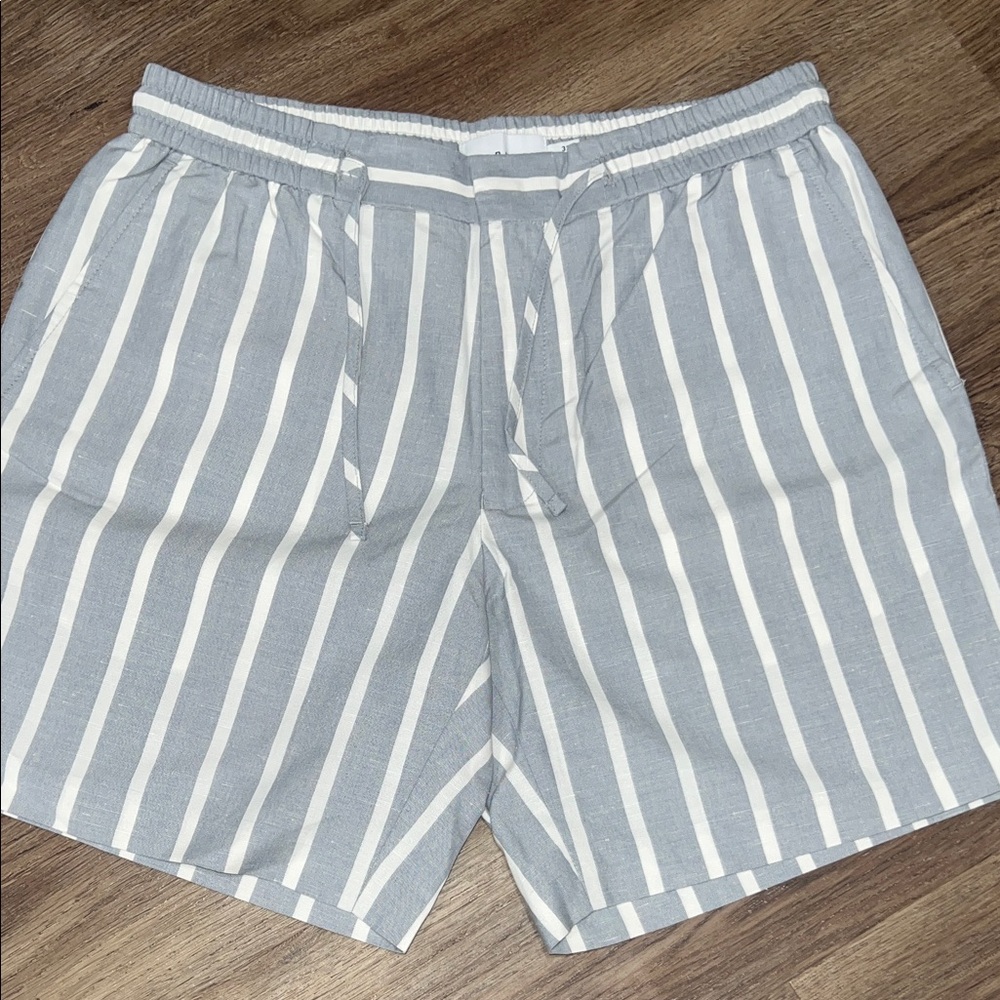 Topman Gray and White Striped Men Shorts